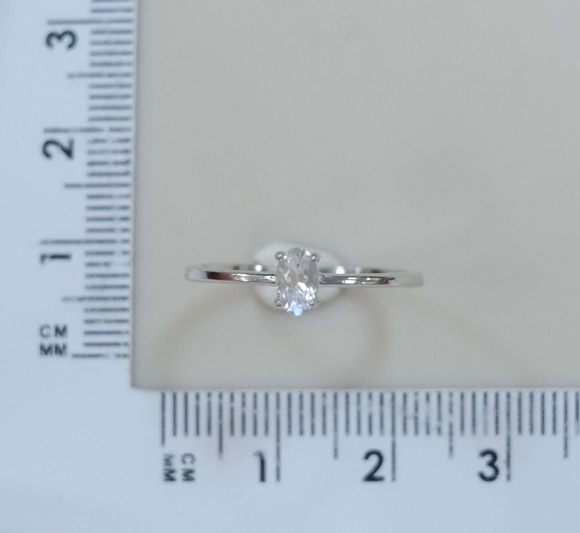 Серебряное кольцо с лунным камнем